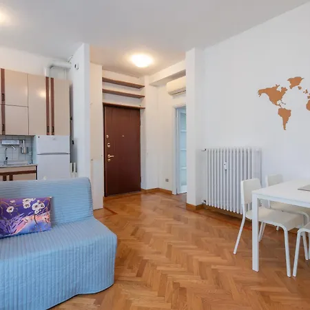 Lägenhet I-host Bright For 5 With Balconies Milano
